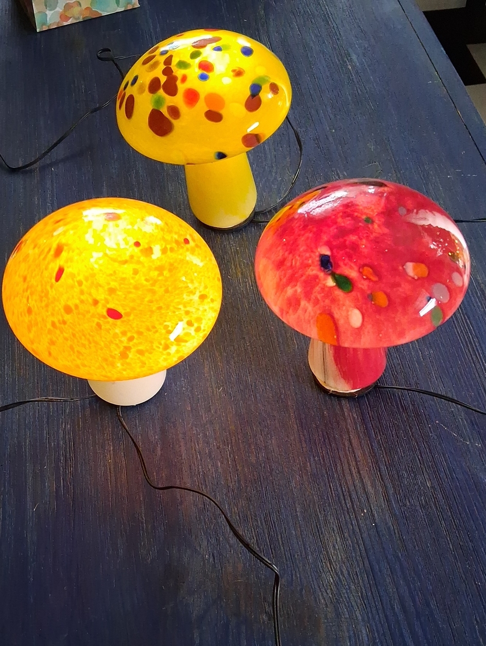 Solar Powered Mushroom Lights - 3 Mushrooms 6" Tall